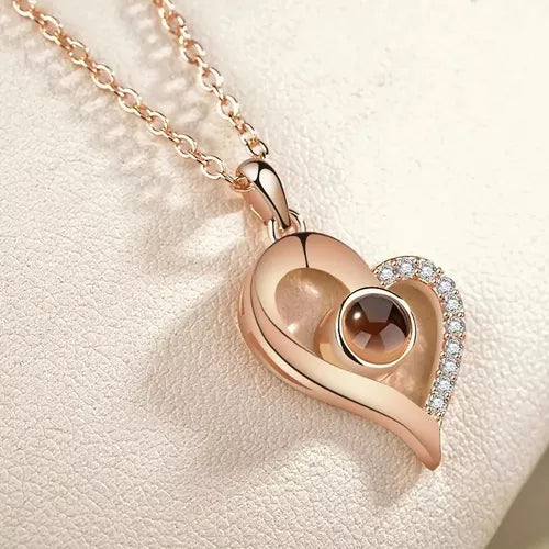 Collar “Te Amo en 100 Idiomas” – Regalo Inolvidable para Ella
