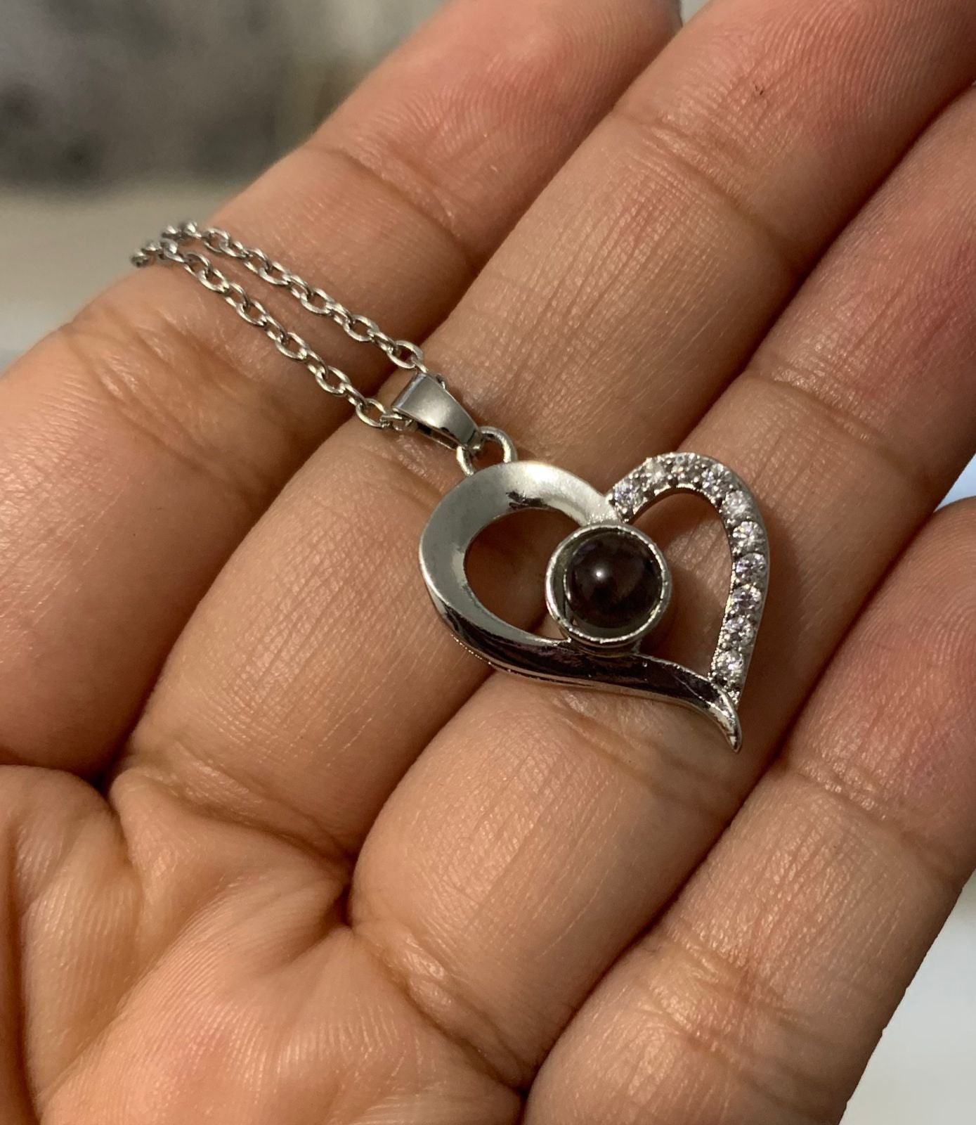 Collar “Te Amo en 100 Idiomas” – Regalo Inolvidable para Ella